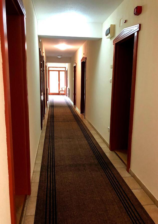 Hotel Imperial Gyogyszallo Es Gyogyfurdo Kiskoros Esterno foto