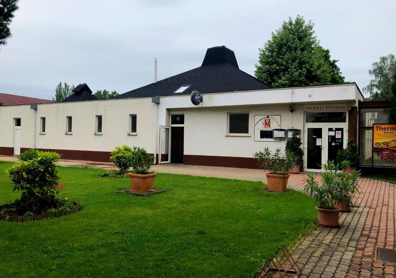 Hotel Imperial Gyogyszallo Es Gyogyfurdo Kiskoros Esterno foto