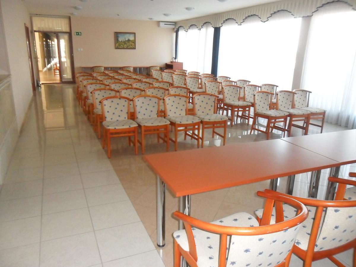 Hotel Imperial Gyogyszallo Es Gyogyfurdo Kiskoros Esterno foto